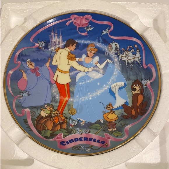 Disney Cinderella Collectible Music Plate - Picture 1 of 7